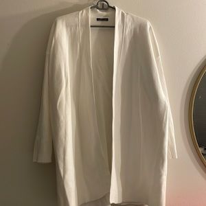 Long sleeves white cardigan